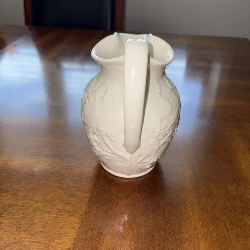 Vintage Wedgwood of Etruria & Barlaston Grape & Vine Porcelain Pitcher app 6.5in